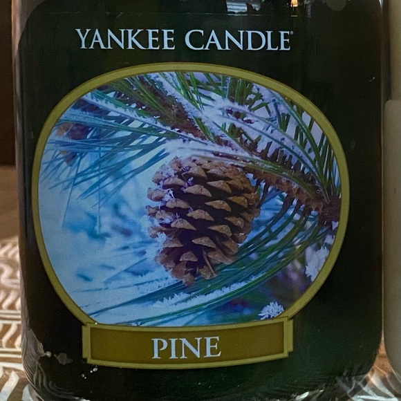 Pine 22 Oz Jar Yankee Candle